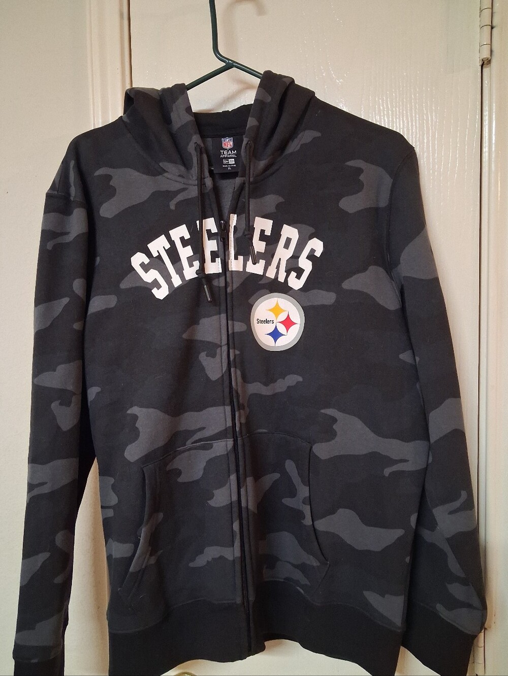 NFL Team Apparel NFL Pittsburgh Steelers Camo Zip-Up Hoodie Sweatshirt XL